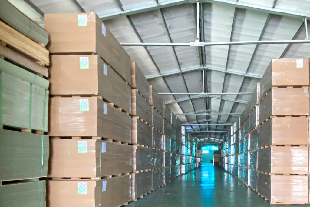 Kho ván mdf của Gỗ Trần Lai với hơn 500m3 có sẵn